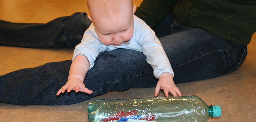 Bewegen met baby's spelenderwijs beweegkriebels | Confriends